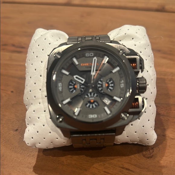 Diesel Other - Diesel 10 Bar Men’s Watch with orange accents.  In working order. No extra links